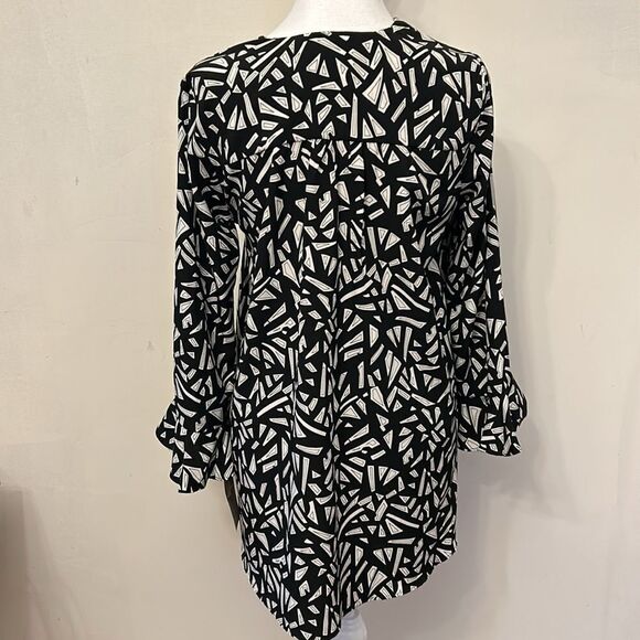Calessa black white patterned long sleeve V neck blouse Size S New - Picture 6 of 9